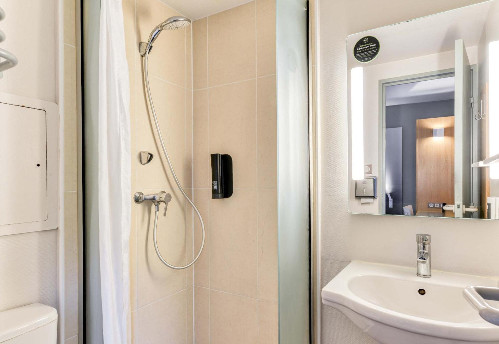 B&B Hotel Narbonne 1 Esterno foto